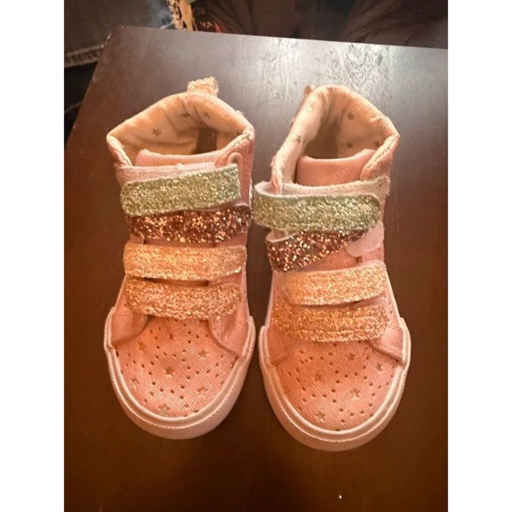 US Sport High Top Sneakers like brand new! Size 6